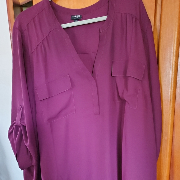 Torrid size 5 top - Picture 1 of 3